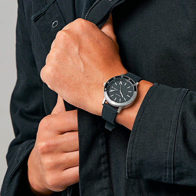 Jet Black Diver